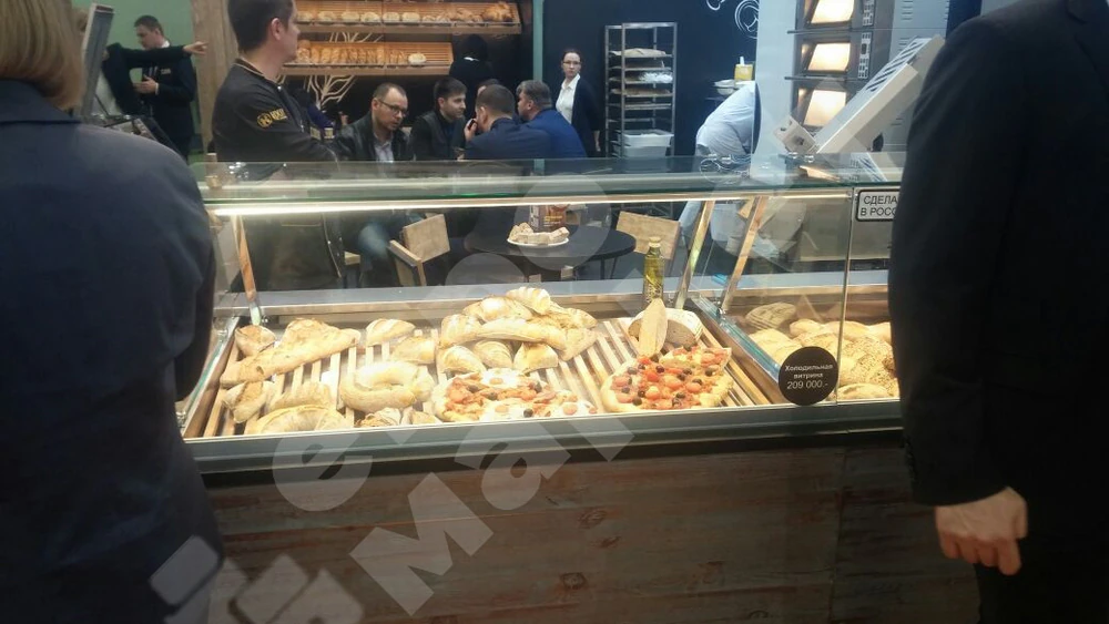Среднетемпературная холодильная витрина Bistro BM 2500